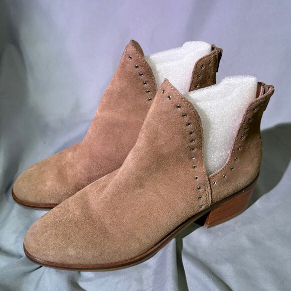 Chelsea & Violet‎ Tan Suede Ankle Boots Studded Western Booties Size 8 - Picture 1 of 4